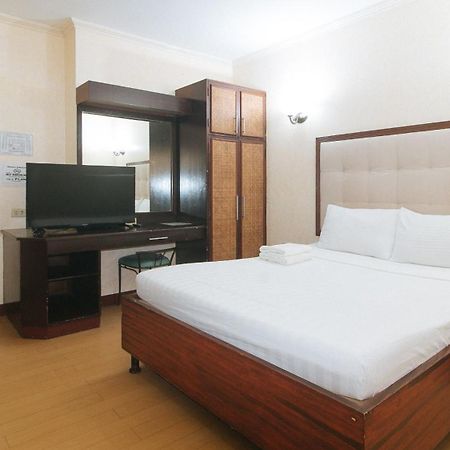 Bliss Hotel Dau Mabalacat Exterior foto