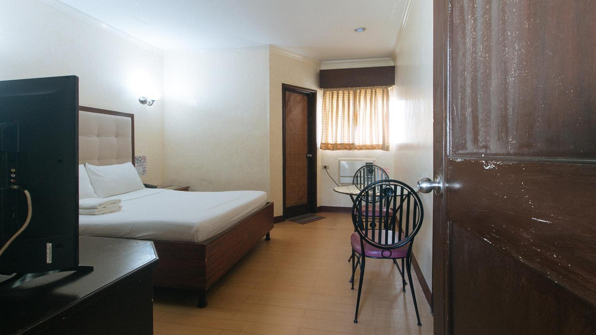 Bliss Hotel Dau Mabalacat Exterior foto