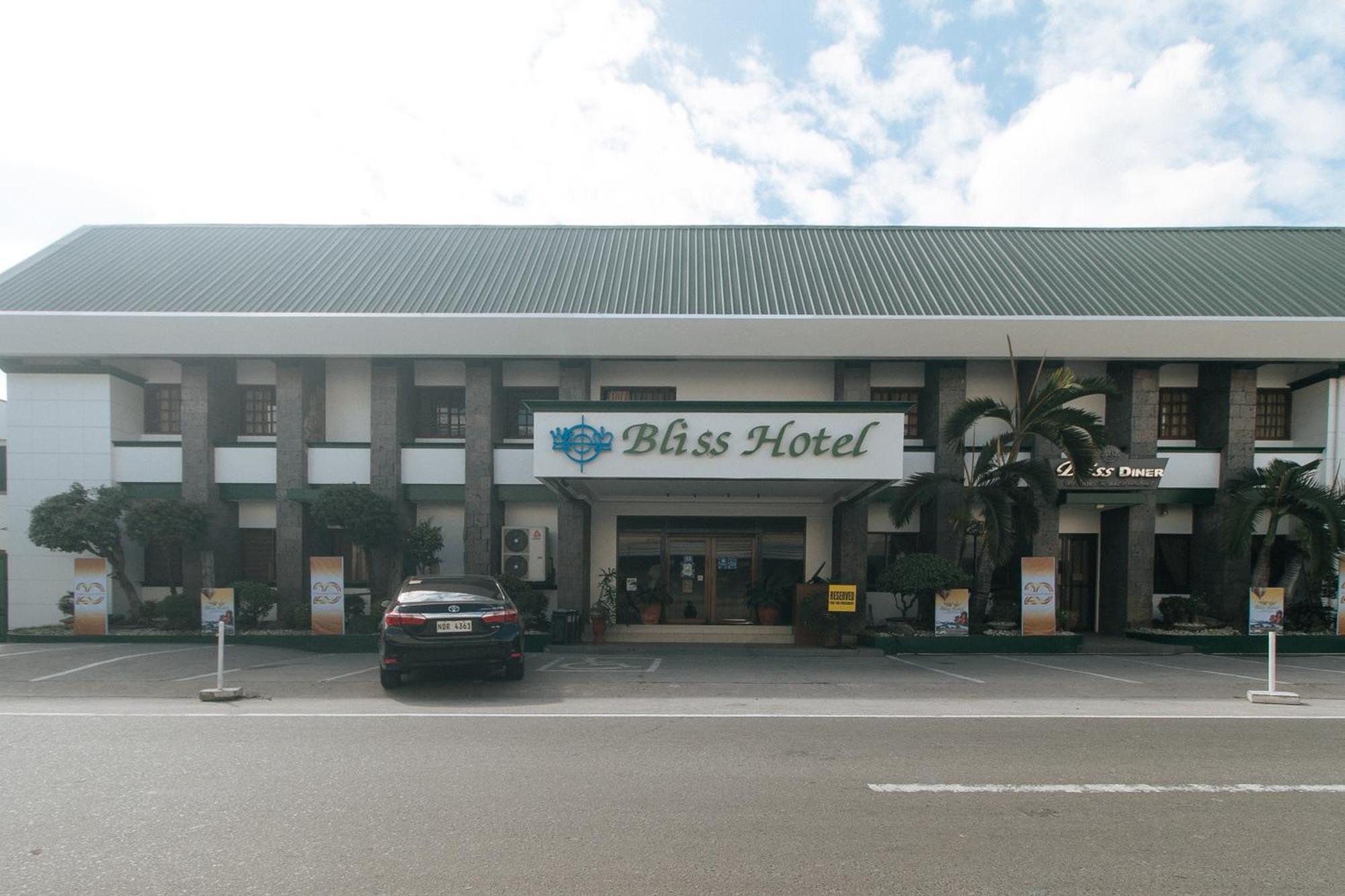 Bliss Hotel Dau Mabalacat Exterior foto