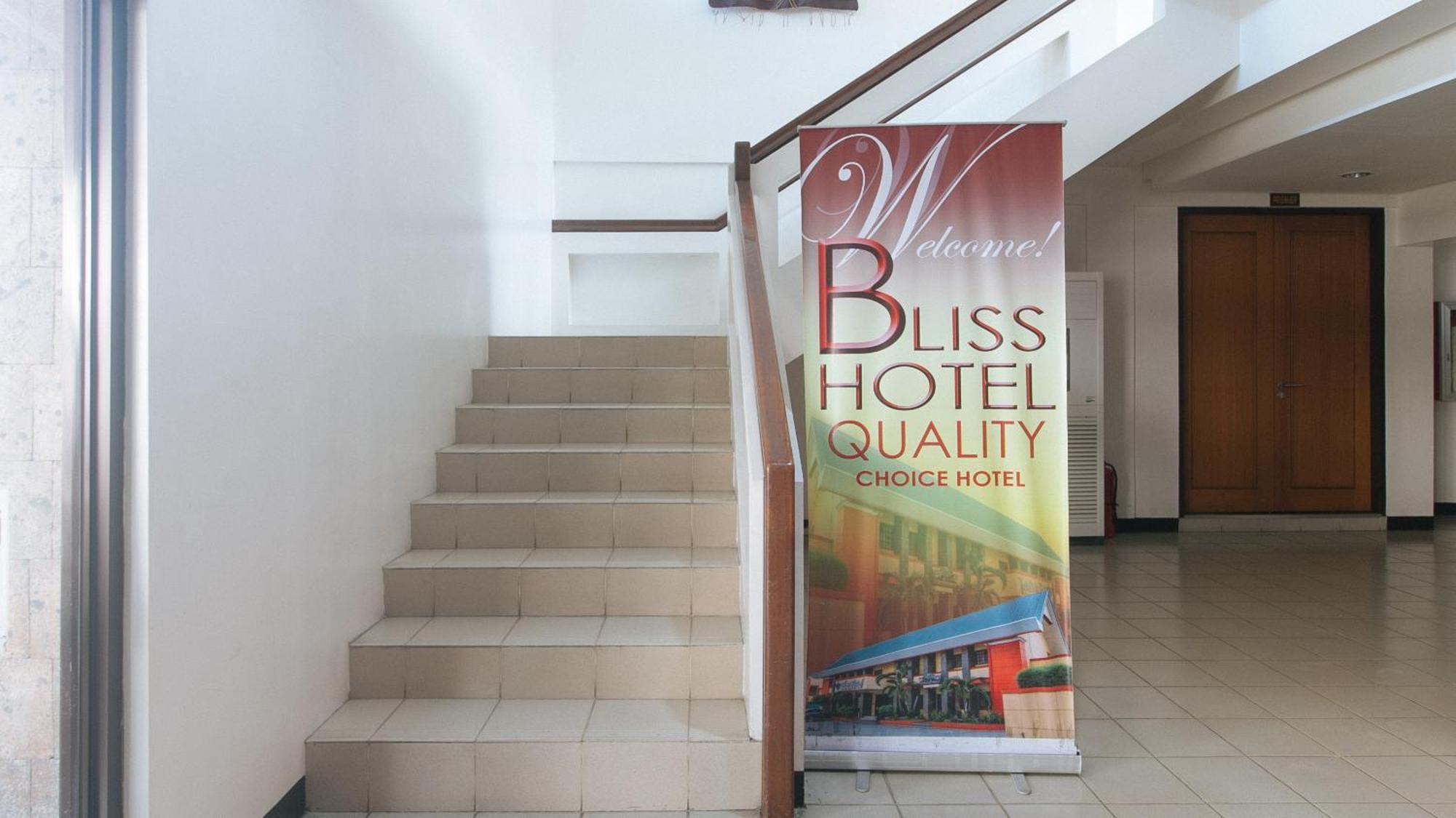 Bliss Hotel Dau Mabalacat Exterior foto