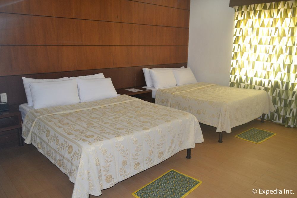 Bliss Hotel Dau Mabalacat Exterior foto