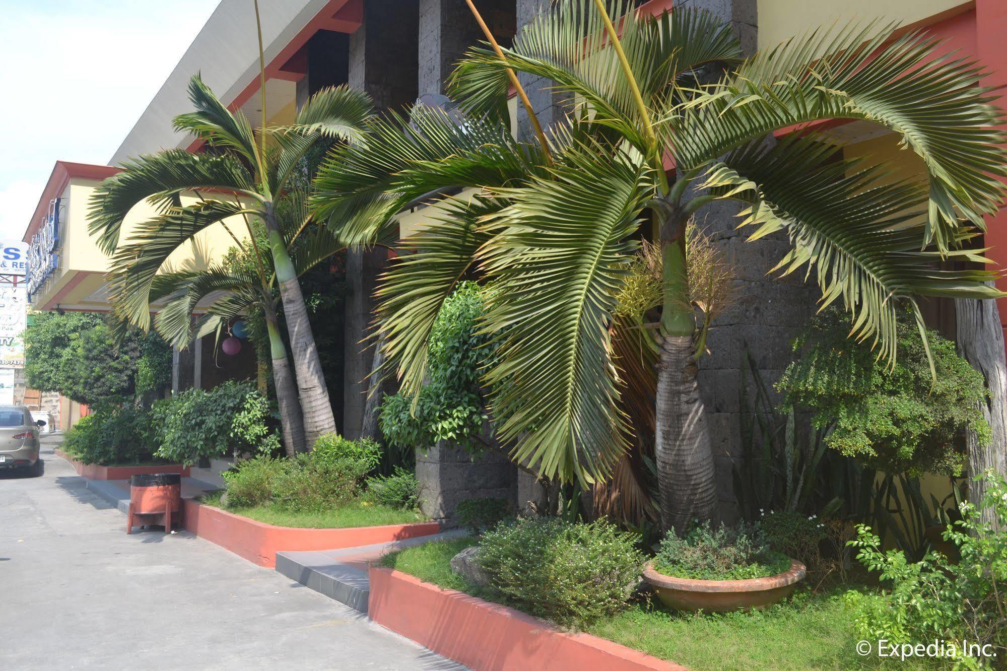 Bliss Hotel Dau Mabalacat Exterior foto