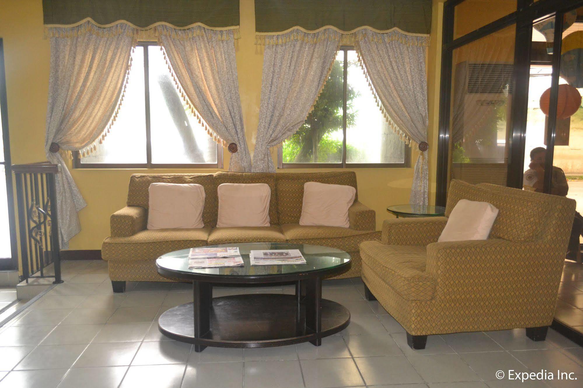 Bliss Hotel Dau Mabalacat Exterior foto