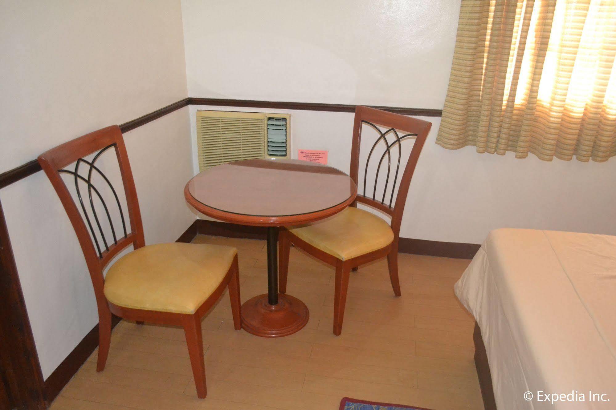 Bliss Hotel Dau Mabalacat Exterior foto