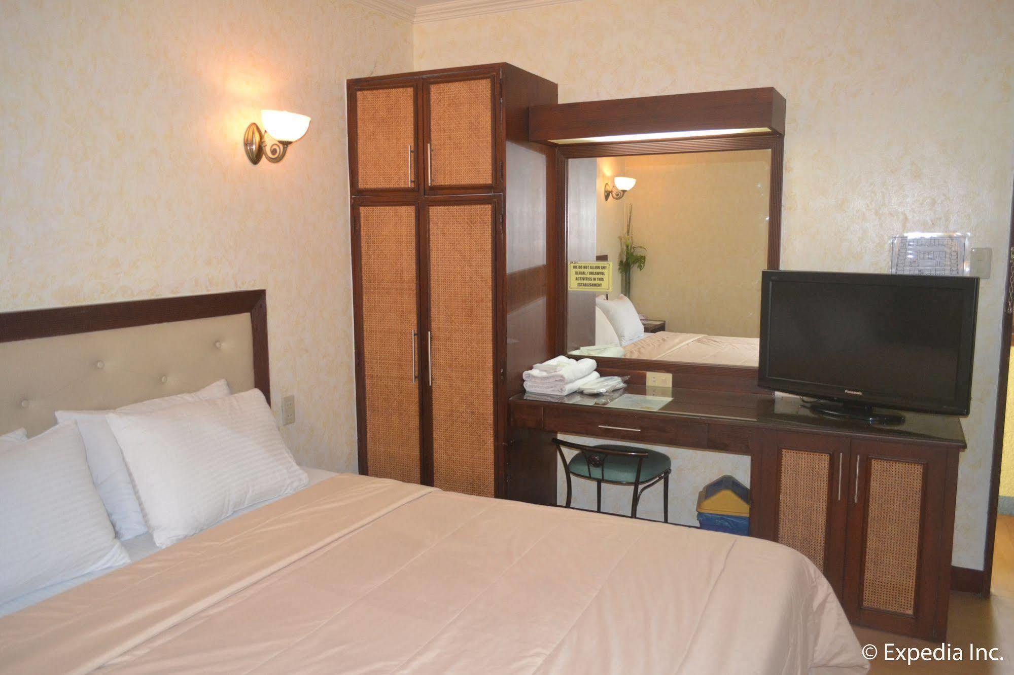 Bliss Hotel Dau Mabalacat Exterior foto